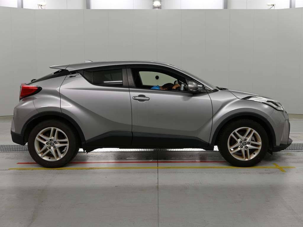 2021 Toyota C-HR HV S auction photo 3