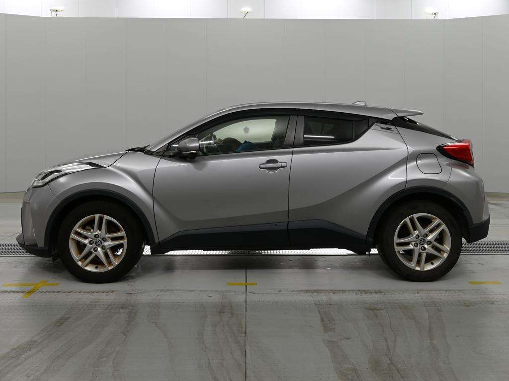 2021 Toyota C-HR HV S auction photo 4