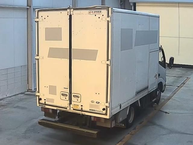 2011 Toyota Dyna バン auction photo 2
