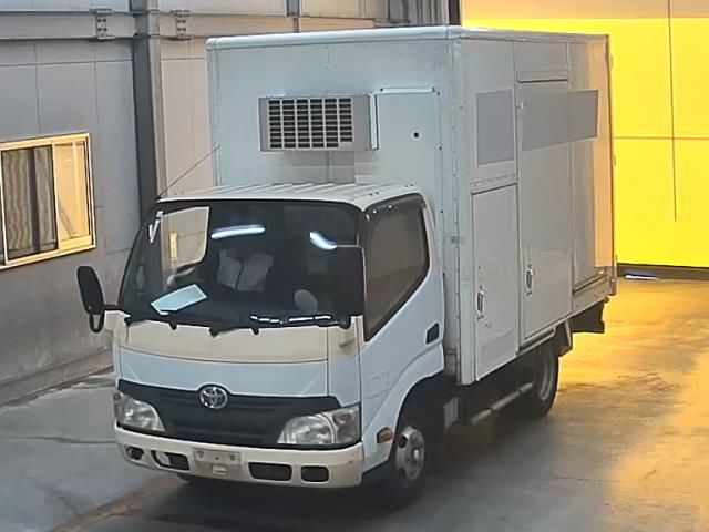 2011 Toyota Dyna バン Japan auction vehicle