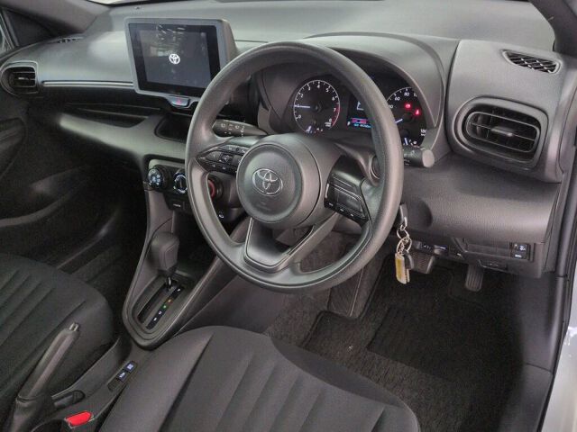 2025 Toyota Yaris X auction photo 3