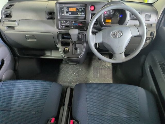 2016 Toyota Pixis Van cruise auction photo 3