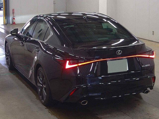 2024 Lexus IS IS300H F Sport auction photo 2