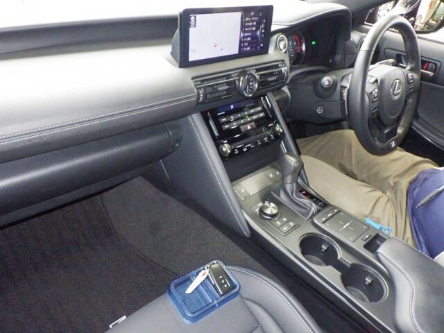 2024 Lexus IS IS300H F Sport auction photo 3