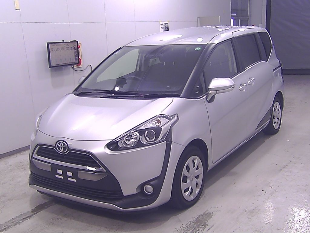 2017 Toyota Sienta X 7 people auction photo 4