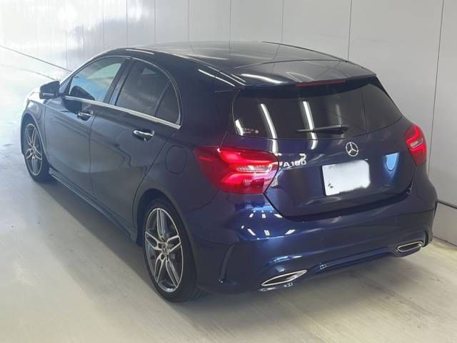 2018 Mercedes-Benz A-Class A180 AMG スタイル auction photo 3