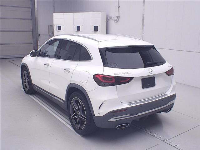 2020 Mercedes-Benz GLA200d 4M AMG Line 4WD auction photo 2