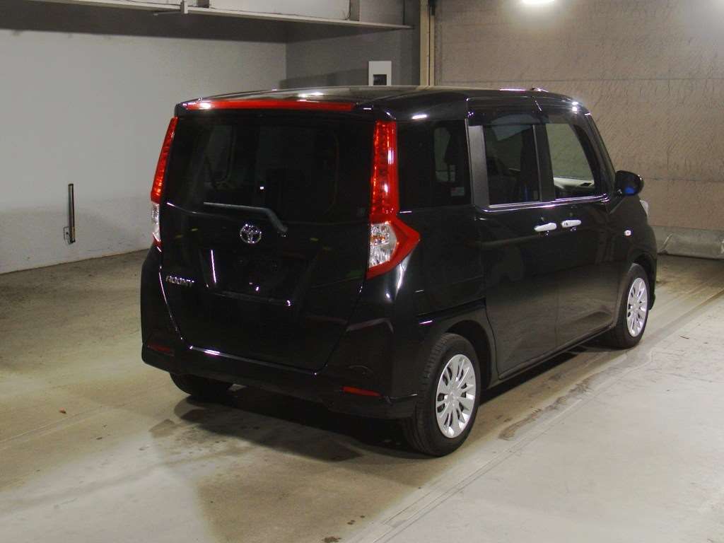2020 Toyota Roomy X auction photo 2