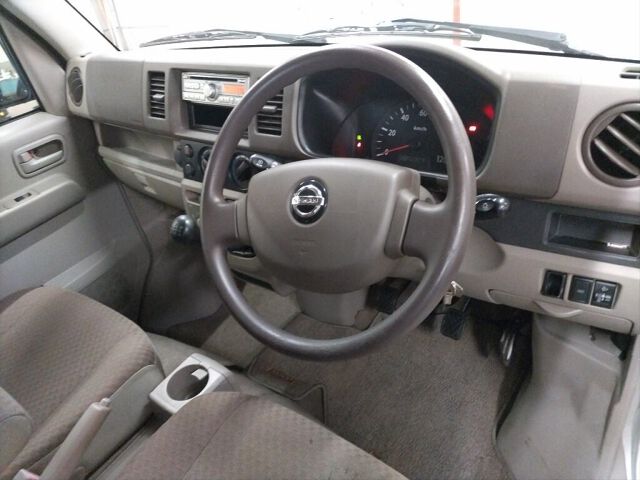 2015 Nissan NV100 Clipper GX 4WD auction photo 3