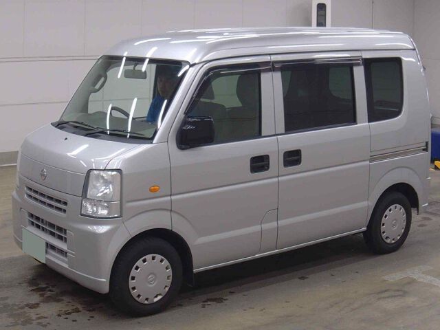 2015 Nissan NV100 Clipper GX 4WD auction photo 4