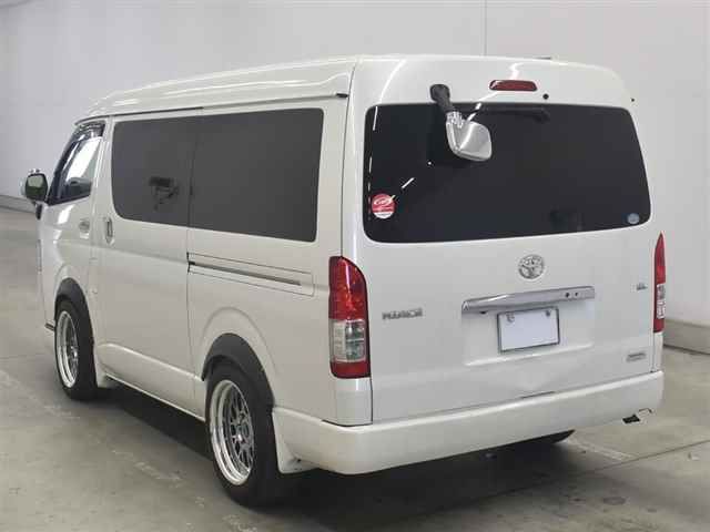 2017 Toyota Hiace GL auction photo 2
