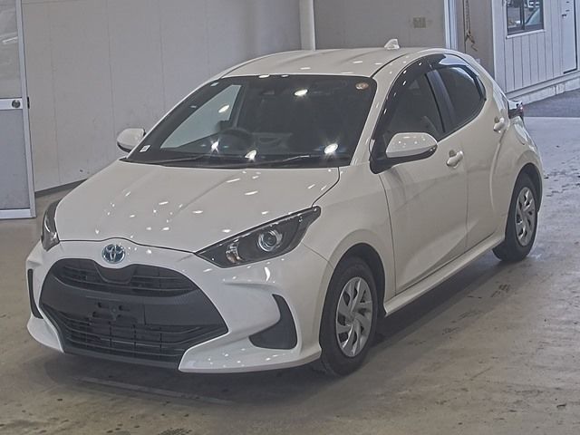 2023 Toyota Yaris ハイブリッドX Japan auction vehicle