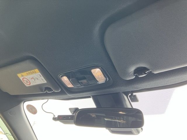 2023 Toyota Yaris ハイブリッドX auction photo 7