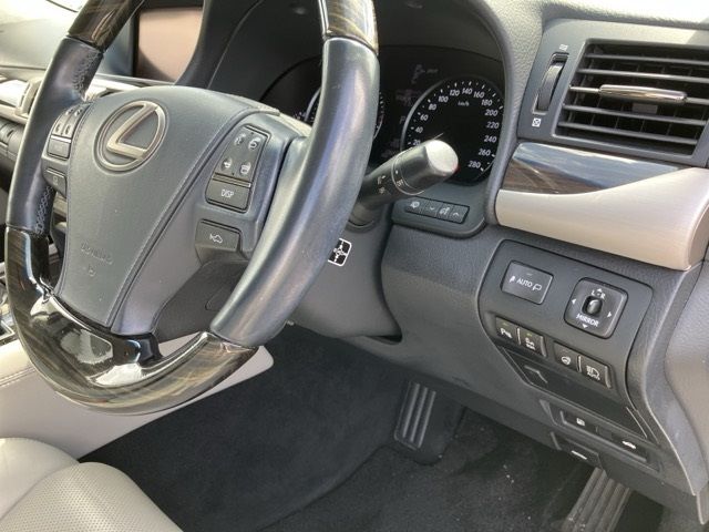 2013 Lexus LS460 4WD バージョンL auction photo 5
