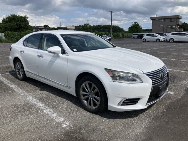 Japan Auction Vehicles 17 2013 Lexus LS460 4WD バージョンL auction photo