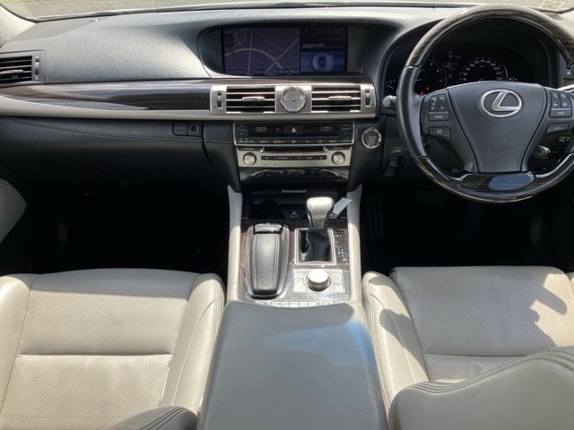 2013 Lexus LS460 4WD バージョンL auction photo 3