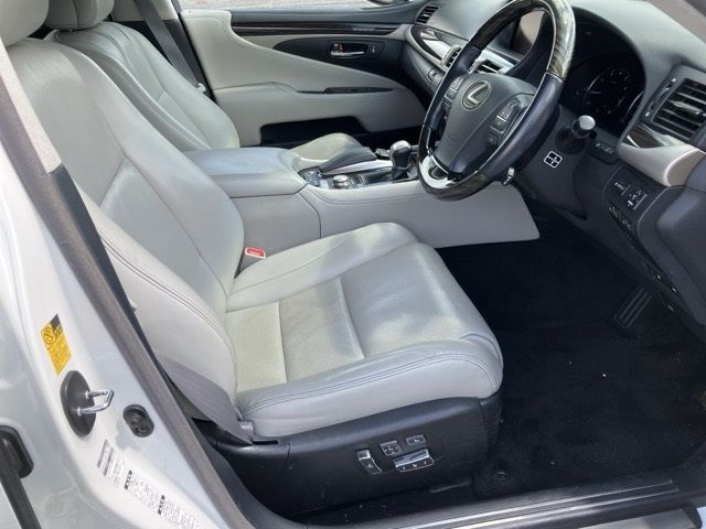 2013 Lexus LS460 4WD バージョンL auction photo 7
