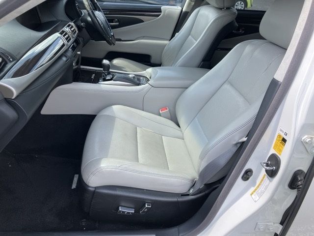 2013 Lexus LS460 4WD バージョンL auction photo 8