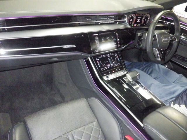 2023 Audi A8ハイブリッド 55 TFSIクワトロSラ 4WD auction photo 3