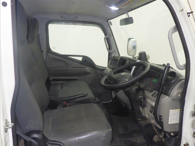 2020 Mitsubishi Fuso Canter dump auction photo 5