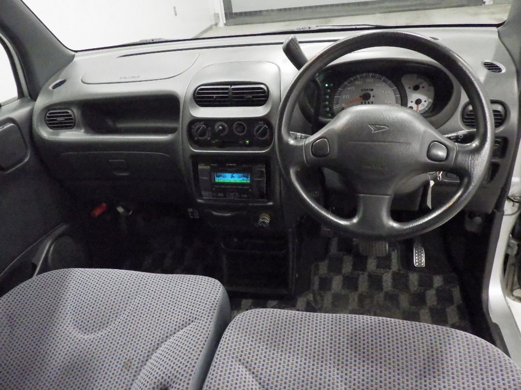 2001 Daihatsu Move Memorial Edition S Package auction photo 3