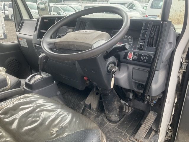 2018 Isuzu Elf dump auction photo 5