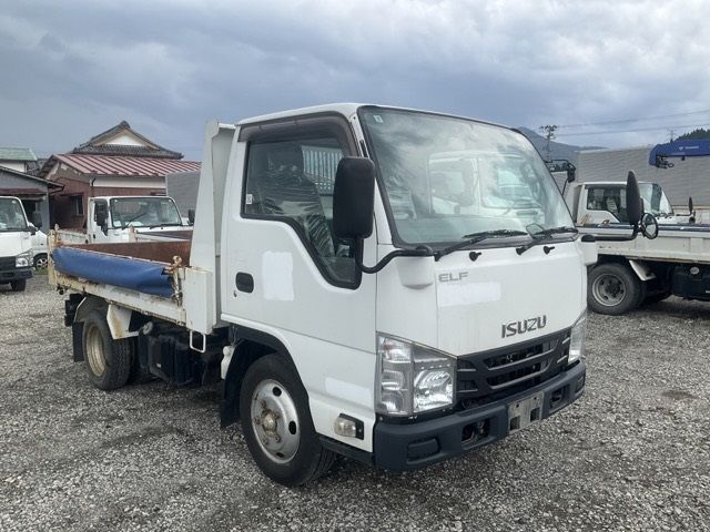 Japan Auction Vehicles 13 2018 Isuzu Elf dump auction photo