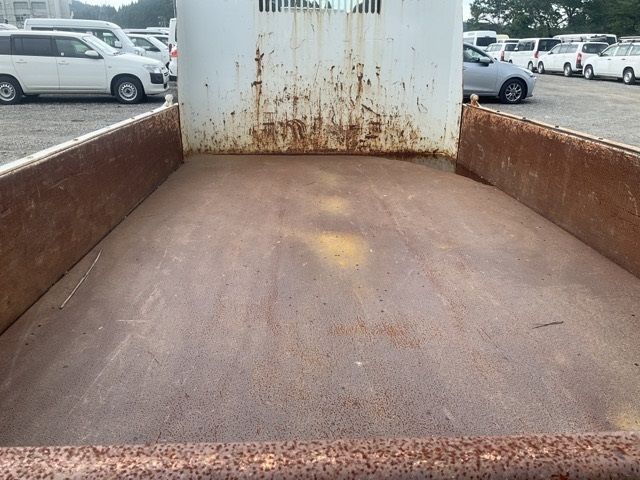 2018 Isuzu Elf dump auction photo 9