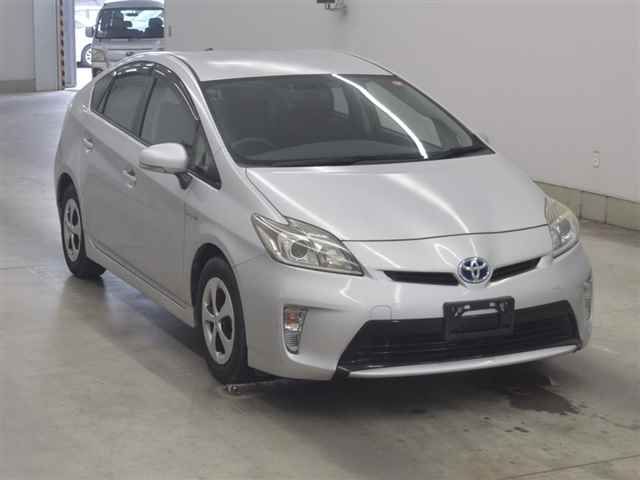 2014 Toyota Prius S Japan auction vehicle