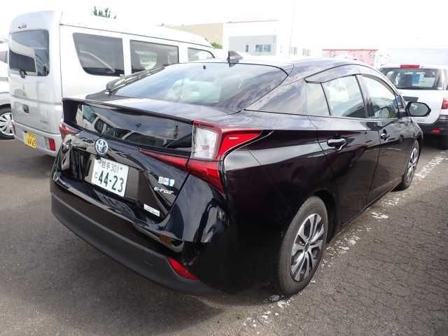 2021 Toyota Prius A 4WD auction photo 2