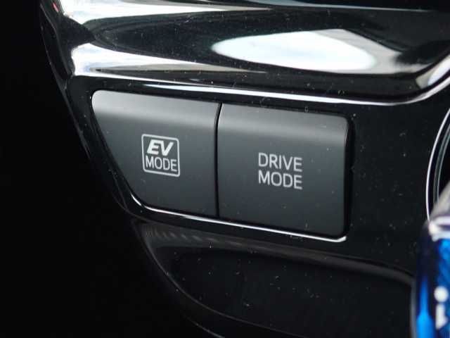2021 Toyota Prius A 4WD auction photo 9