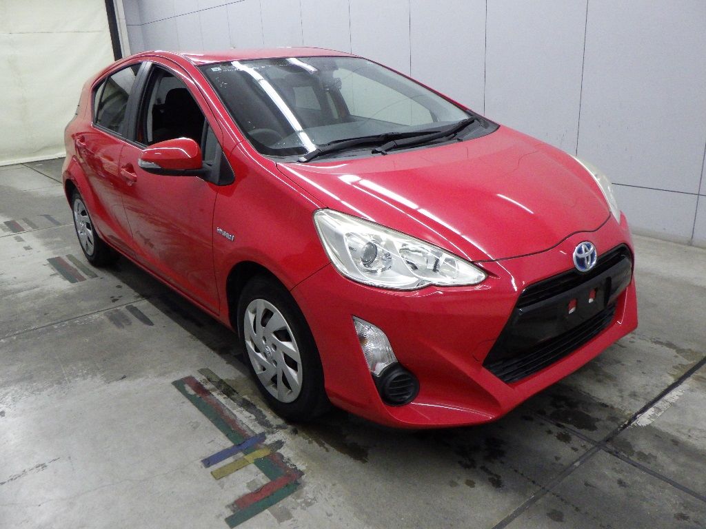 Japan Auction Vehicles 10 2015 Toyota Aqua G auction photo