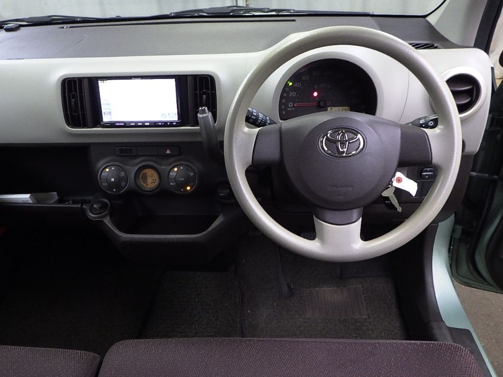 2011 Toyota Passo 4WD +Hana auction photo 3