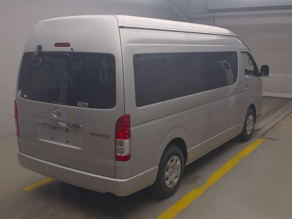 2023 Toyota Hiace グランドキャビン auction photo 2