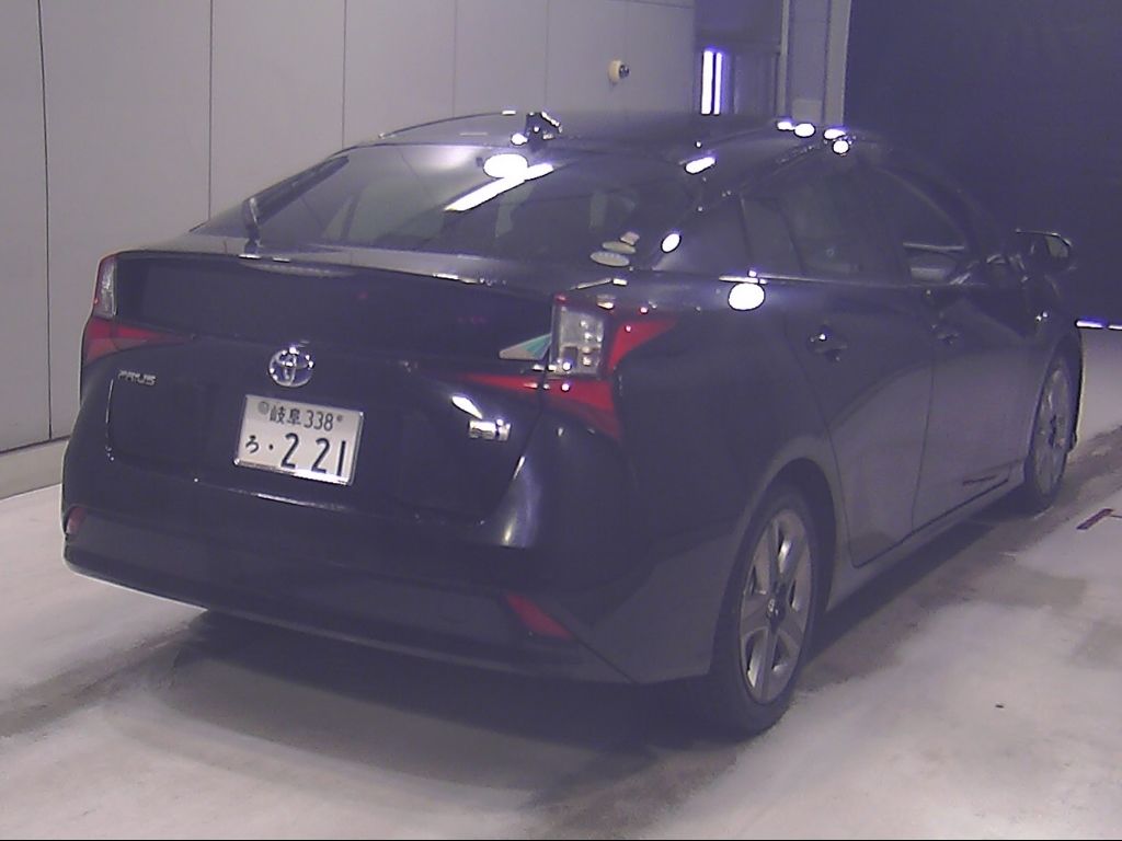2019 Toyota Prius Sツーリングセレクション auction photo 2