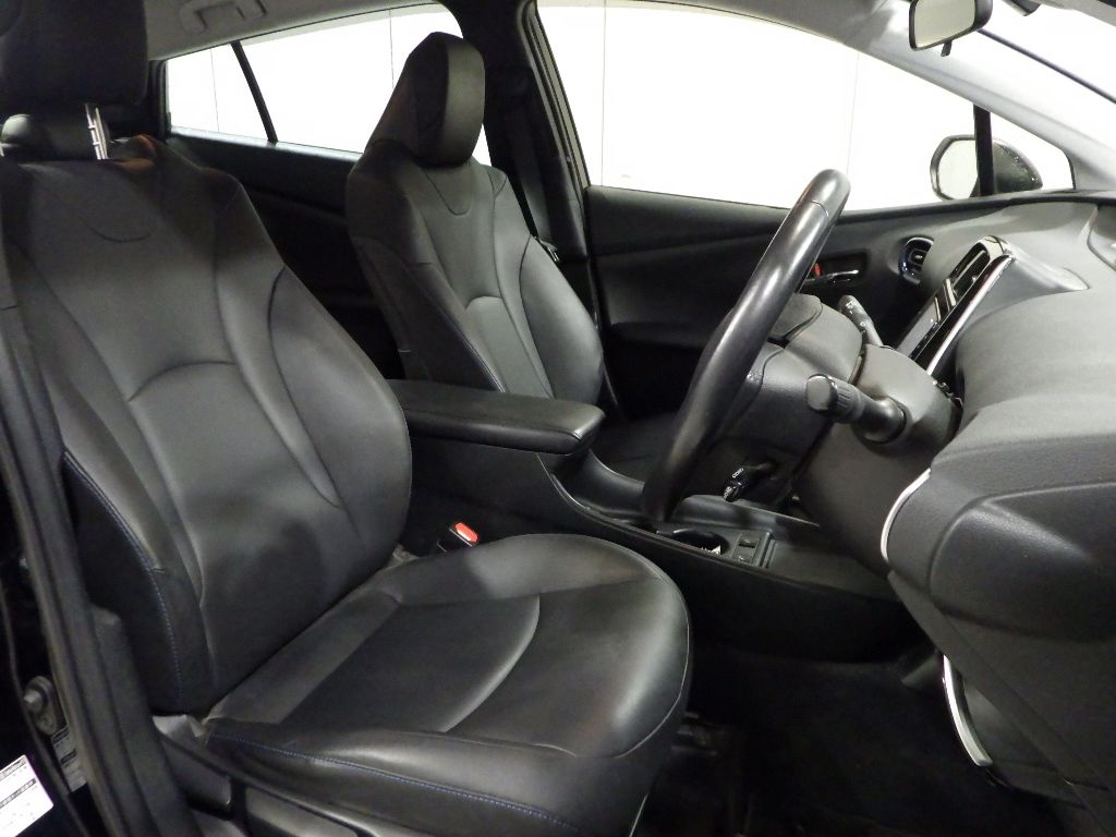 2019 Toyota Prius Sツーリングセレクション auction photo 6