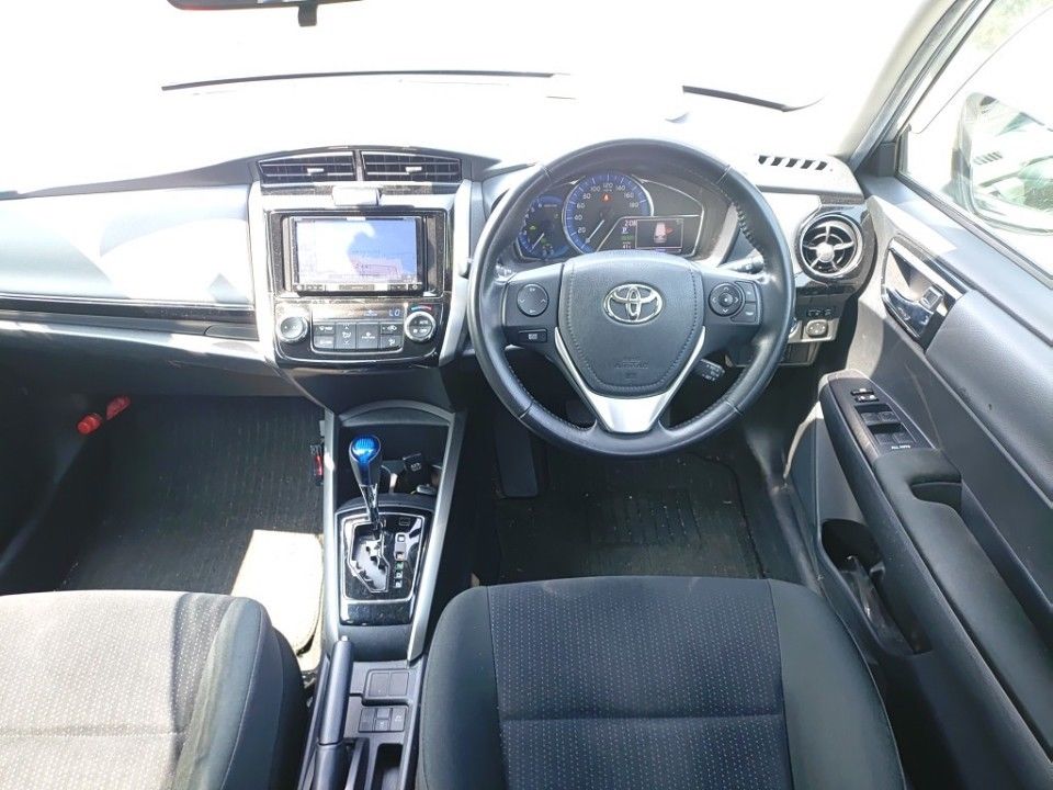 2018 Toyota Corolla Fielder auction photo 3
