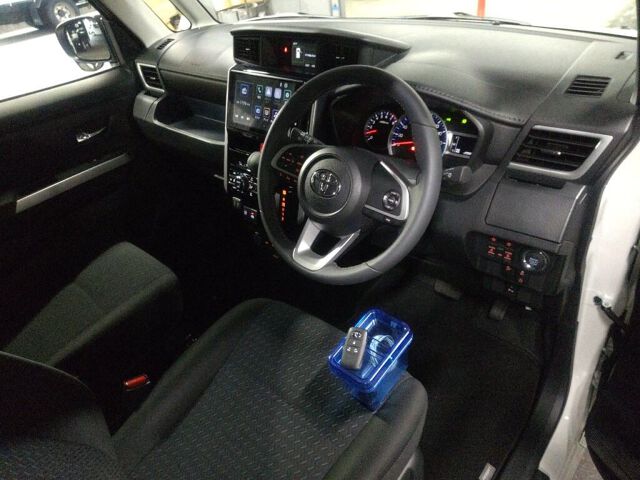 2025 Toyota Roomy カスタムG auction photo 3