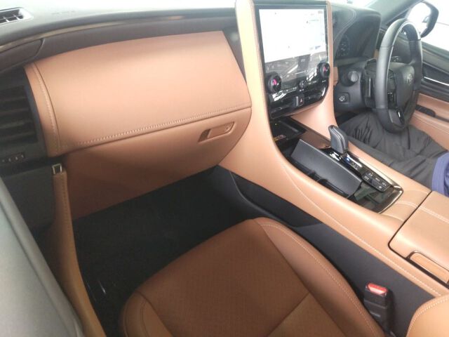 2025 Toyota Vellfire Z Premier auction photo 3