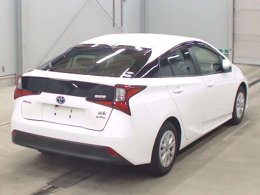 2020 Toyota Prius S 4WD auction photo 2