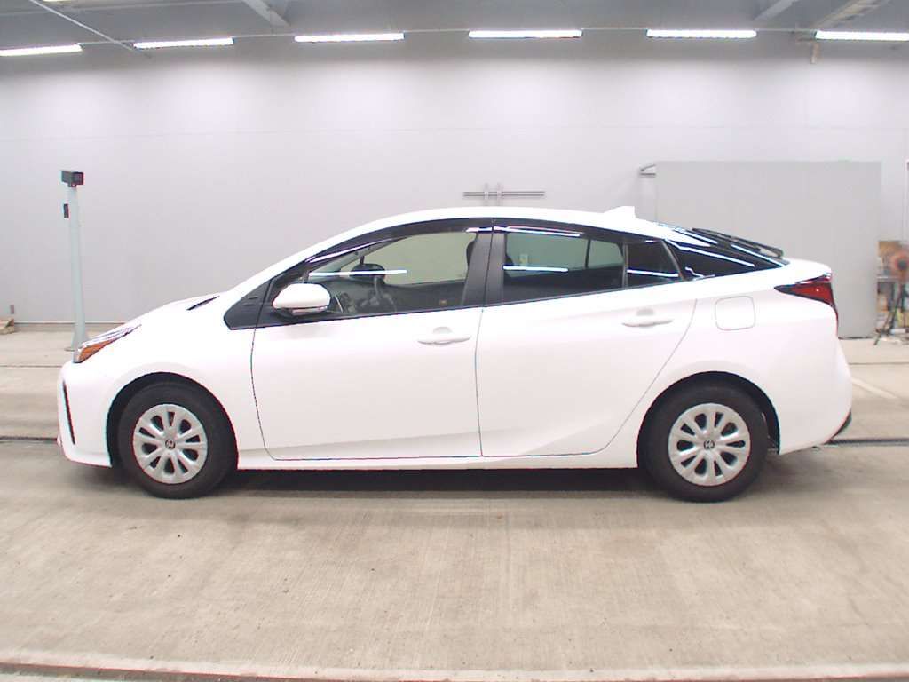 2020 Toyota Prius S 4WD auction photo 4