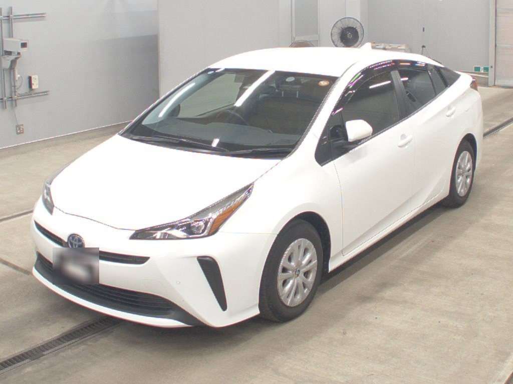 Japan Auction Vehicles 16 2020 Toyota Prius S 4WD auction photo