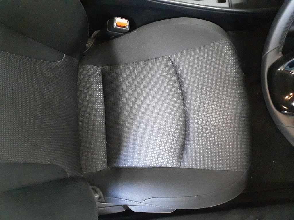 2020 Toyota Prius S 4WD auction photo 8