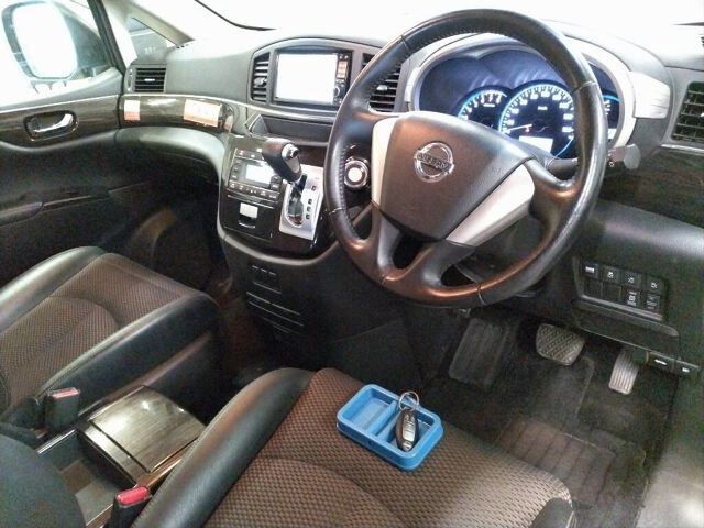 2012 Nissan Elgrand 250HSアーバンクロム 4WD auction photo 3