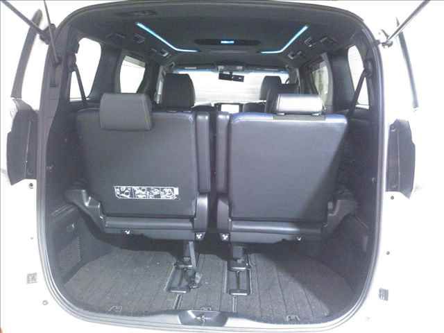 2017 Toyota Vellfire 4WD Z A ゴールンデアイズ auction photo 7