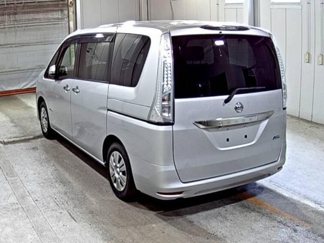 2015 Nissan Serena auction photo 2