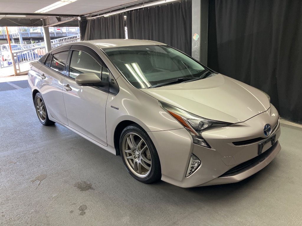 Japan Auction Vehicles 7 2016 Toyota Prius S auction photo