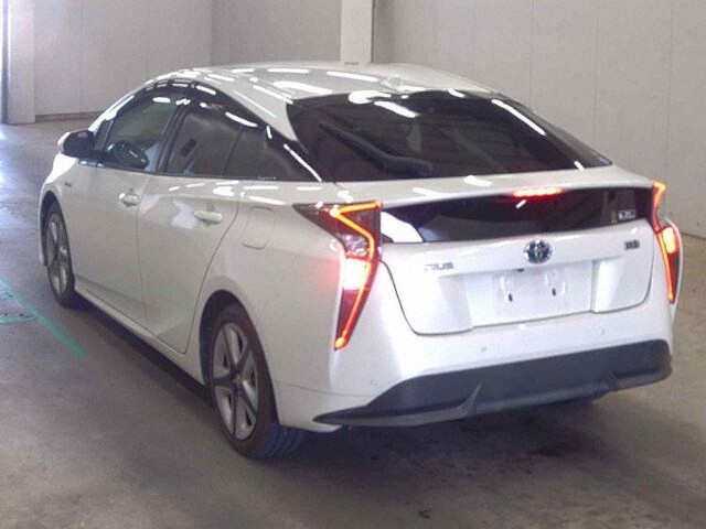 2017 Toyota Prius A Touring Selection auction photo 2