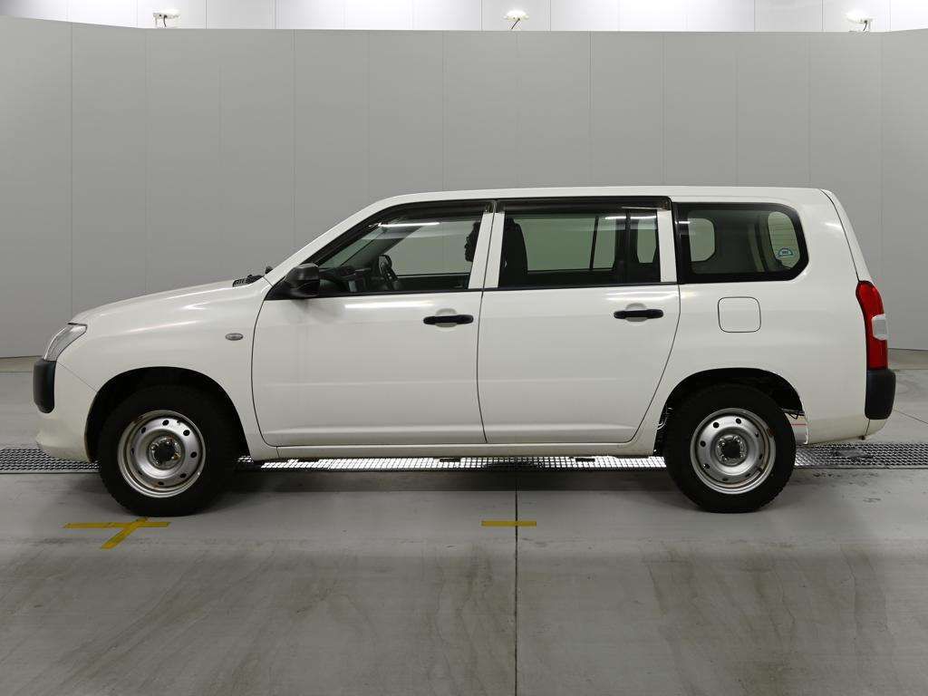 2021 Toyota Probox DX Comfort 4WD auction photo 4