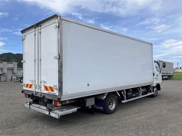 2019 Mitsubishi Fuso Fighter Refrigerated and frozen trucks auction photo 2